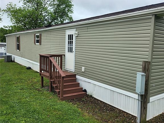 4th image of 203 Cardinal Dr