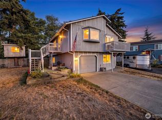 637 Cranberry Dr, Oak Harbor, WA 98277