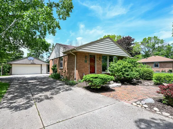 7535 North Mohawk ROAD, Fox Point, WI 53217