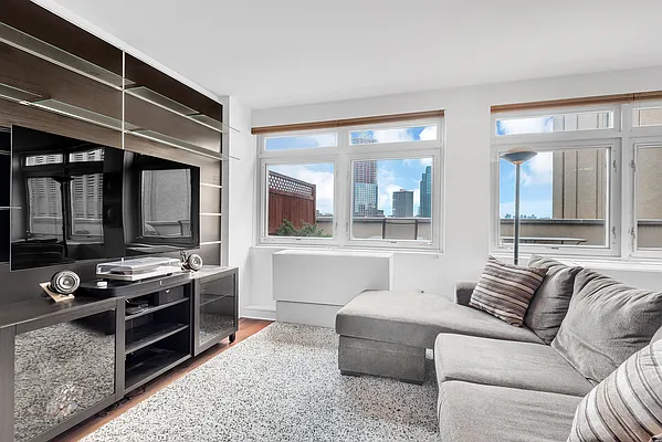 Sold by SERHANT. | media 3