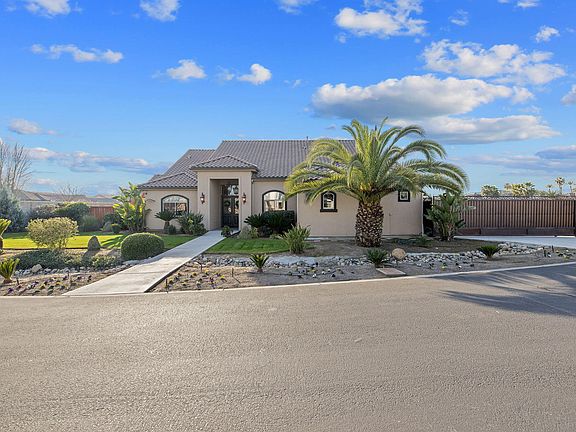 3rd image of 2433 Diamante Drive