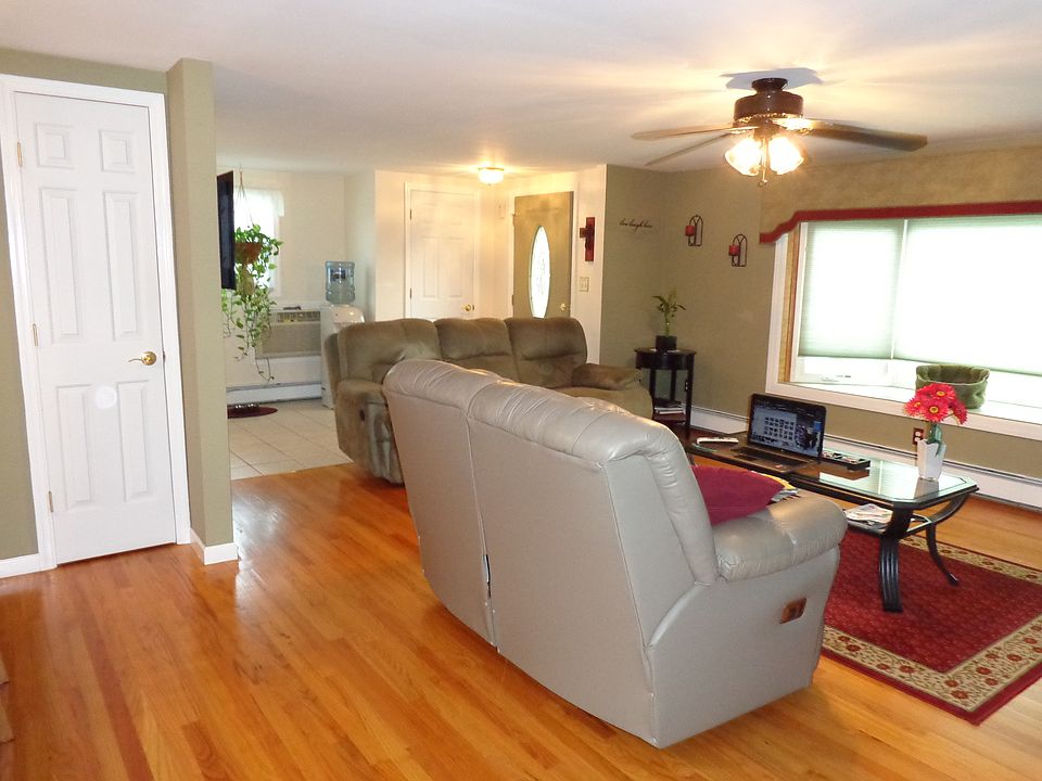 1st image of 1 Valewood Dr