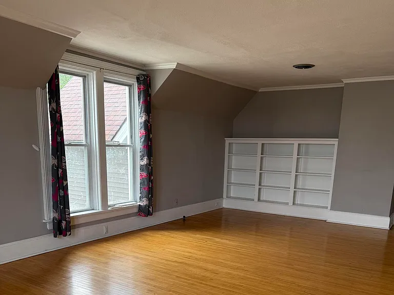 1369 Main St #1/2 — Photo 15