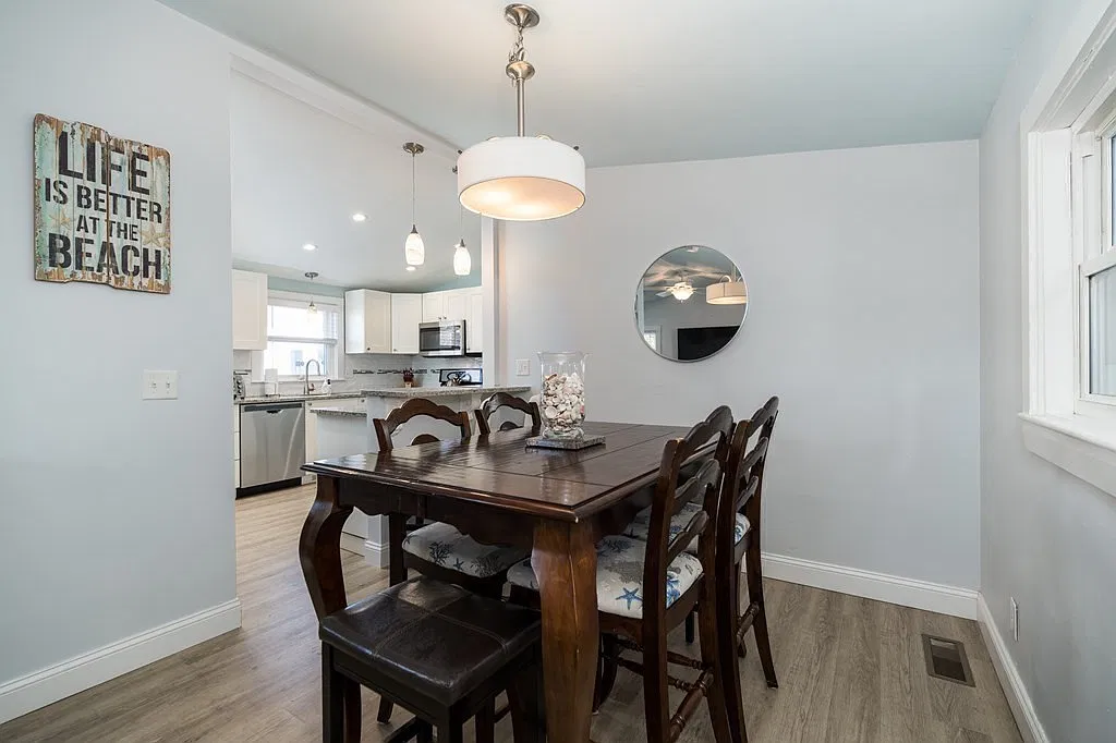 2 bed, 1.0 bath, 840 sqft, $2,400 — Photo 4