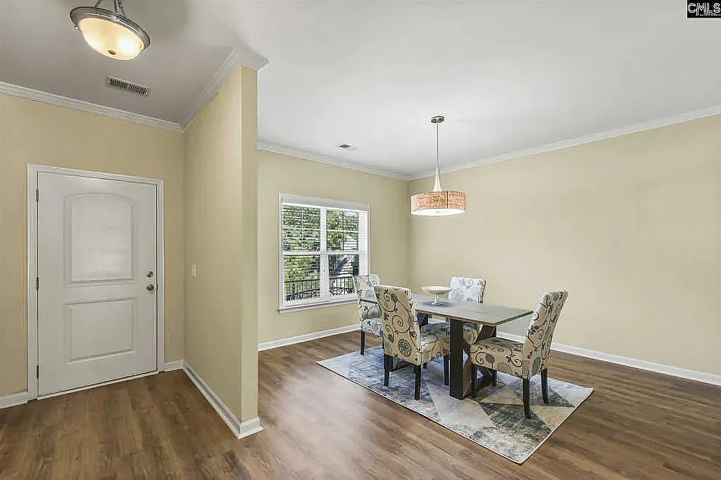 4 bed, 2111 sqft, $700 — Photo 1