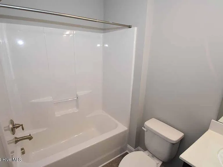 124 Chandler Dr #B — Photo 15