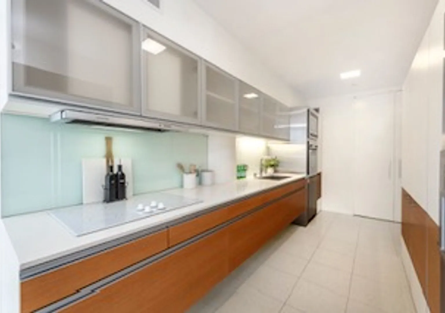 Fantastic 1 Bedroom At Veer Towers. — Photo 2
