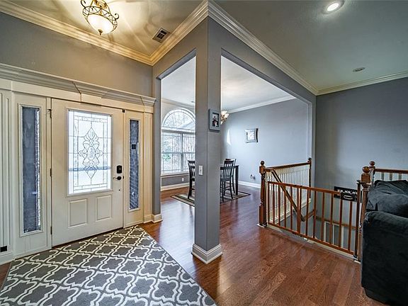 4th image of 9 Hampton Ln