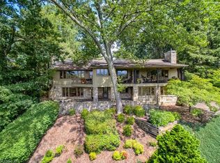 104 Breezemont Dr, Waynesville, NC 28786