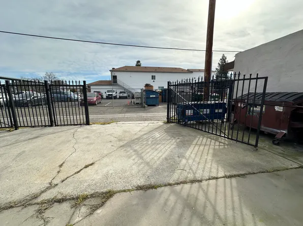 158 N Yosemite Ave APT 101, Fresno, CA 93701