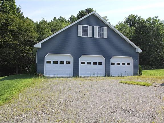 3rd image of 10 Overlook Drive