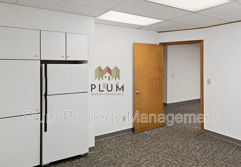 690 SW Higgins Ave #C — Photo 7
