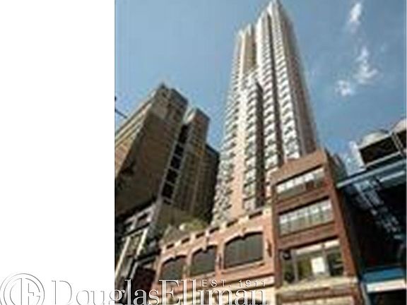 4th image of 35 W 33rd St APT 27B