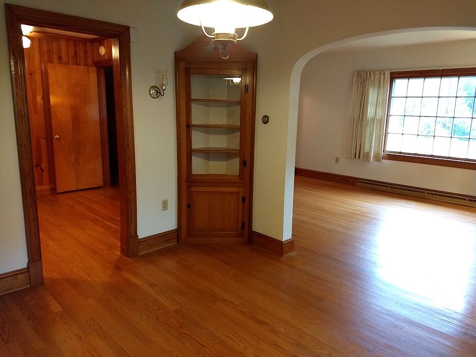 1st image of 231 Roseneath Ave