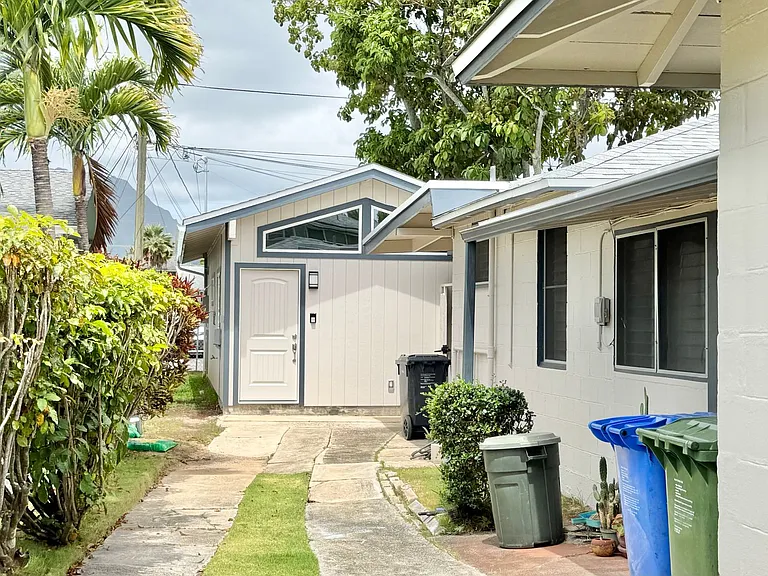 421 Olomana St #A — Photo 28