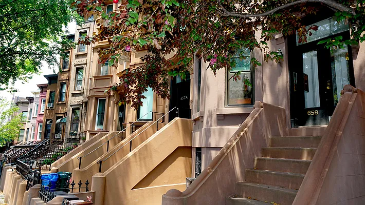 Sold by Dwell Residential Inc | media 22