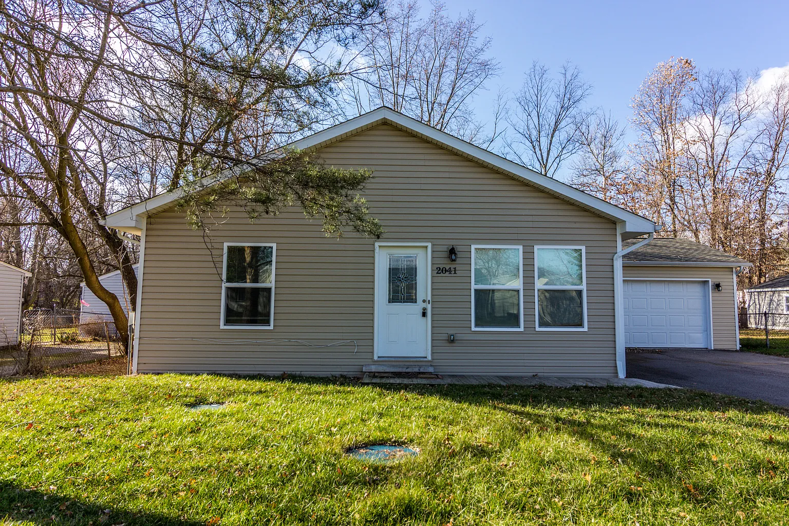 2041 Hoeft Dr photo 1