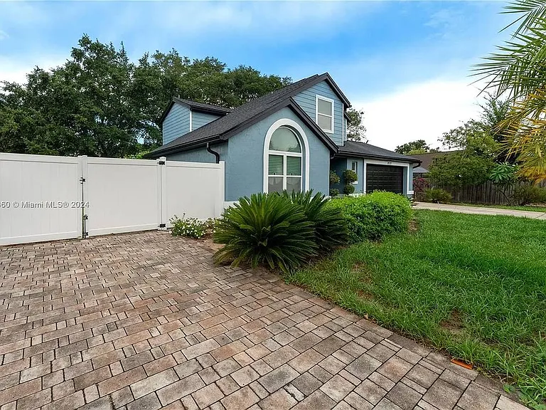 8070 Village Green Rd — Photo 11