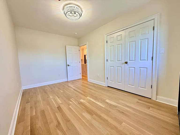 155 Beacon Hill Dr #8 — Photo 16