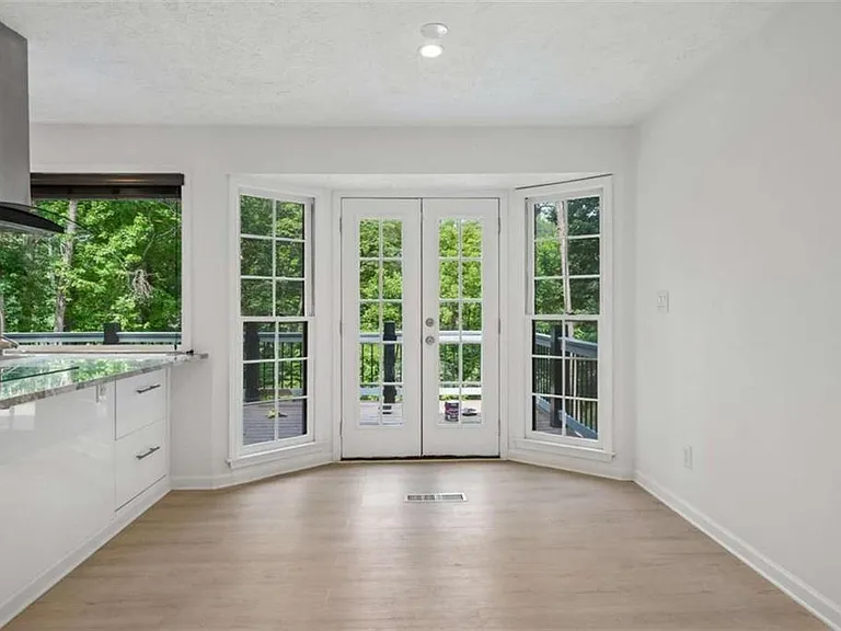5132 Willow Point Pkwy — Photo 7
