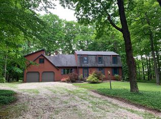 4/6 Bishop Estate Rd, Lenox, MA 01240