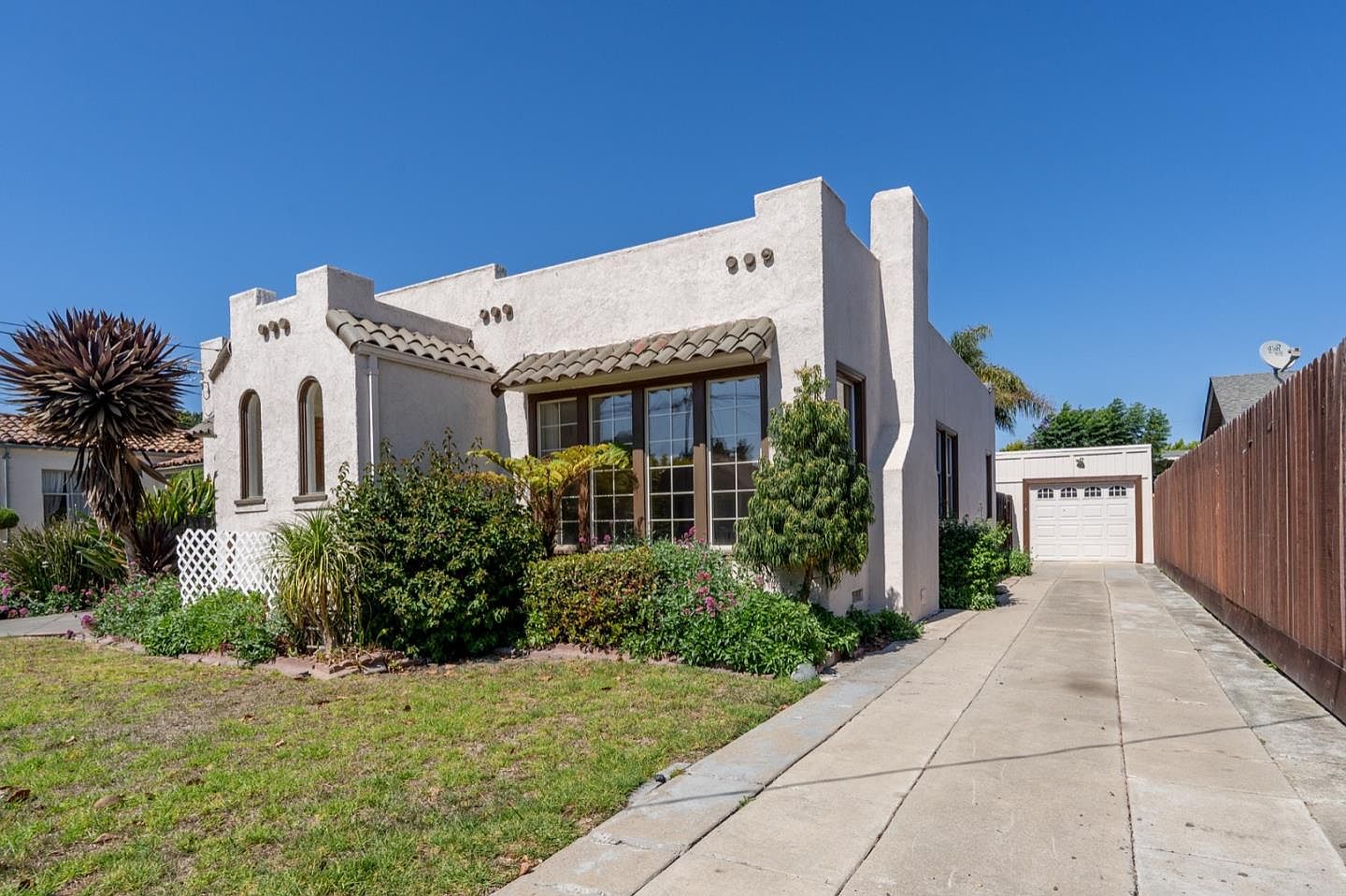 27 Pine St, Salinas, CA 93901 Zillow