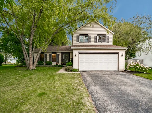 2320 Hartford Ct, Naperville, IL 60565