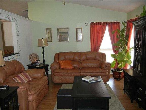 5th image of 4007 SW Hickory Ln