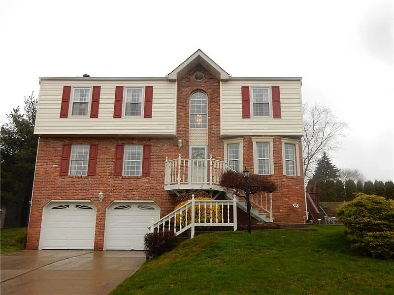 311 Battery Dr N photo 1
