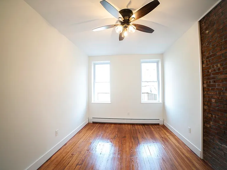 206 48th St #3 — Photo 10