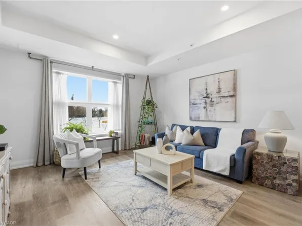 88 Gibson St #307, North Dumfries, ON N0B 1E0