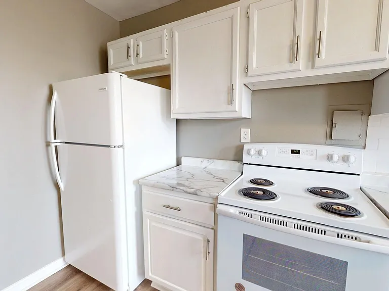 2550 Kemper Rd — Photo 12