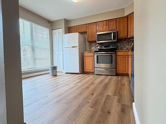 3rd image of 4621 Langston Dr