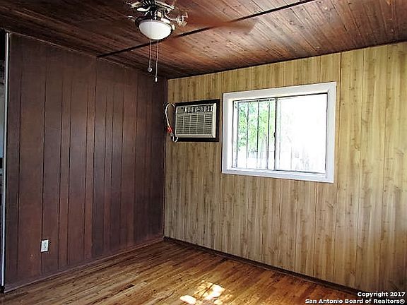 4th image of 226 Ferris Ave