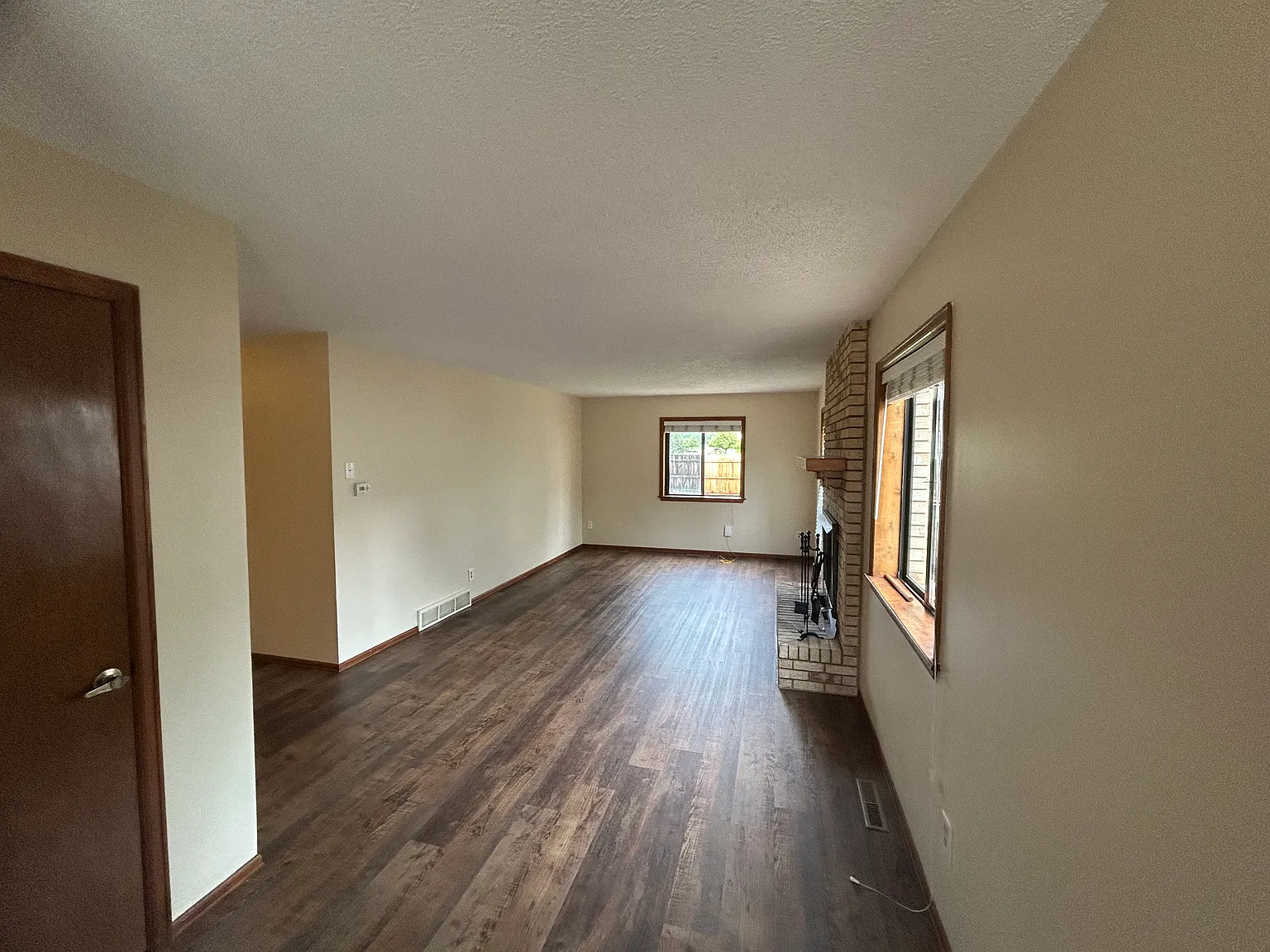 3 bed, 2.5 bath, 1274 sqft, $1,950 — Photo 4