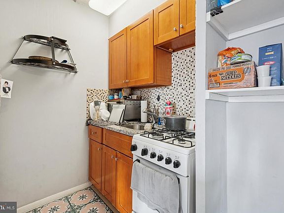 5th image of 2101 Chestnut St Unit 711