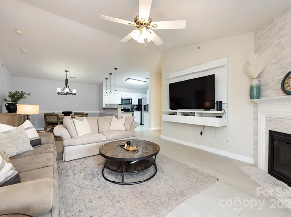 16354 Redstone Mountain Ln, Charlotte, NC 28277