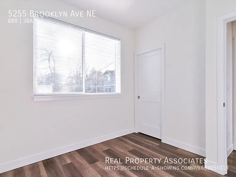 5255 Brooklyn Ave NE — Photo 33