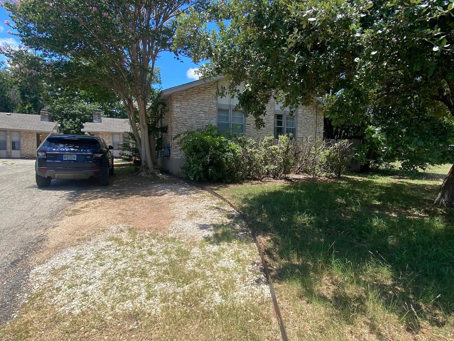 6402 Hickman Ave — Photo 4