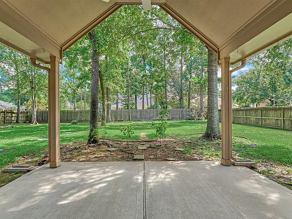4th image of 806 Weeping Willow Way