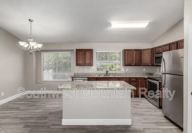 881 E Baylor Ln — Photo 13