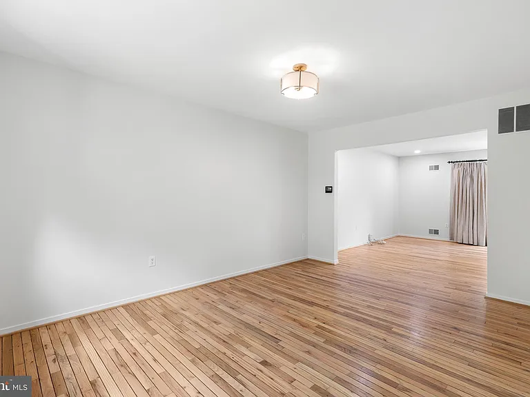 1222 Noyes Dr — Photo 26