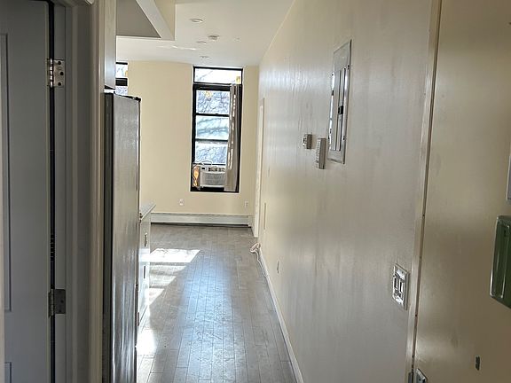 3rd image of 695 Greene Ave Floor 3