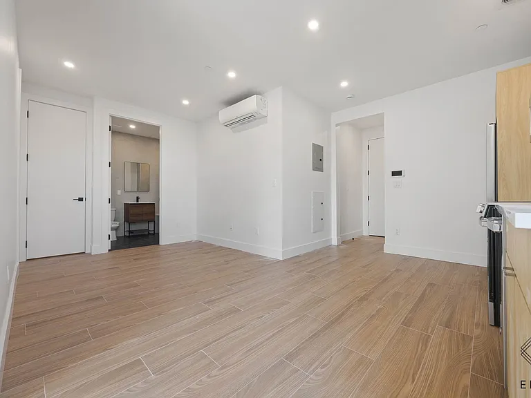 105 Hawthorne St #4A — Photo 7