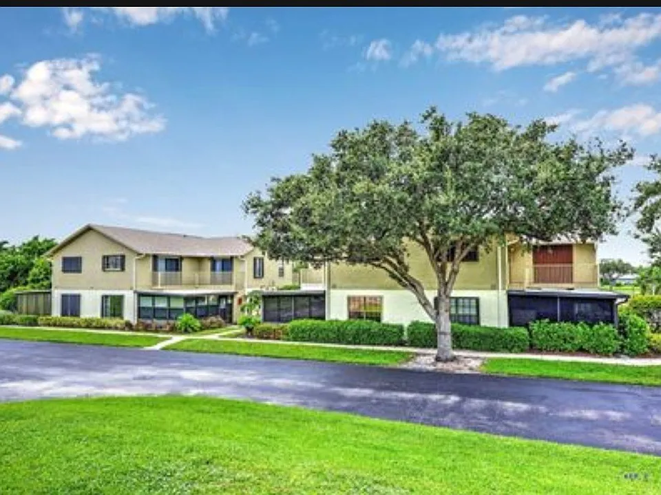 7332 SE Jamestown Ter