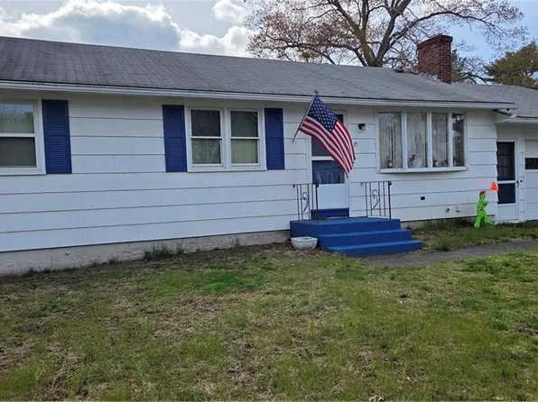 35 Williams St, Coventry, RI 02816