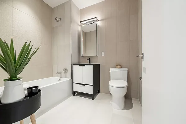 Rented by Key City Capital Inc | media 44