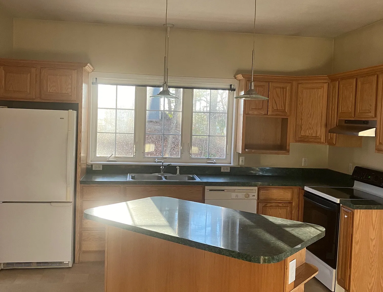 2 bed, 1267 sqft, $2,600 — Photo 3