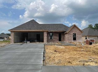 1026 Silver Cir, Pearl, MS 39208