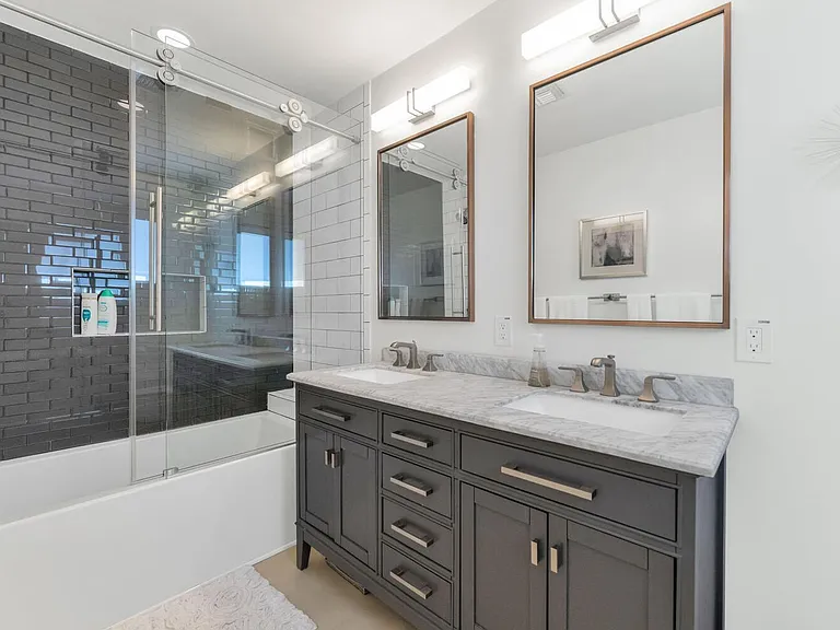 3420 E Oregon Ave — Photo 20